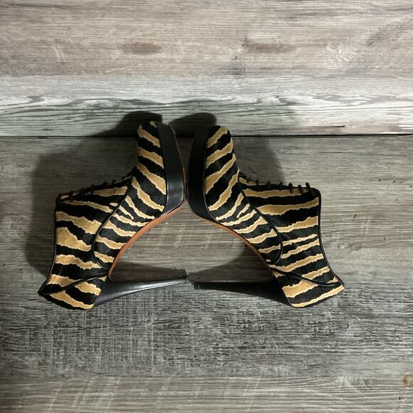 Gucci Tiger Print Haircalf LaceUp Heels Vintage Pumps Size US 7.5 - Picture 7 of 16